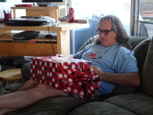 dad opening presents