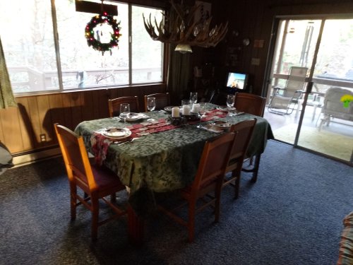 Thanksgiving table