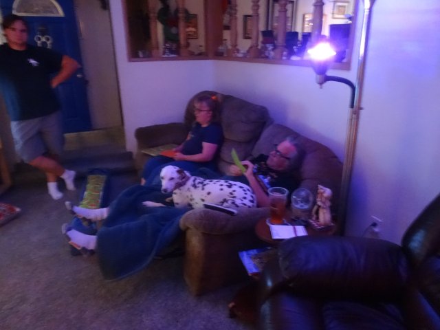 dad opening birthday presents