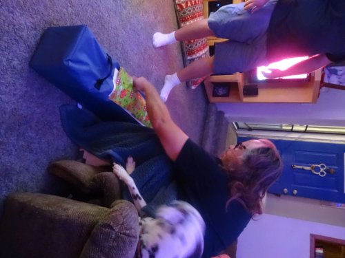 dad opening birthday presents