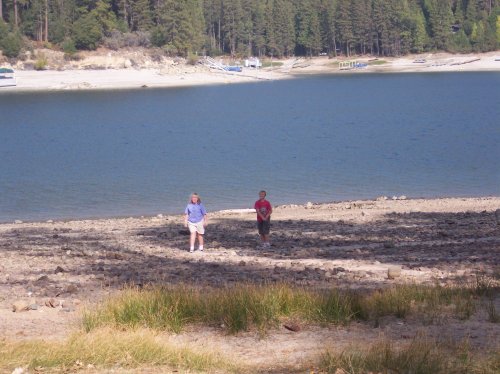 Melissa & Jonny by the lake 