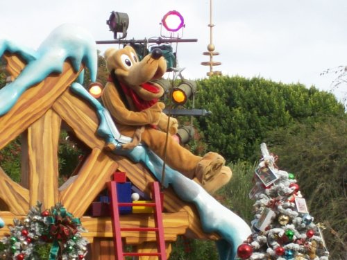 Pluto in Christmas parade 
