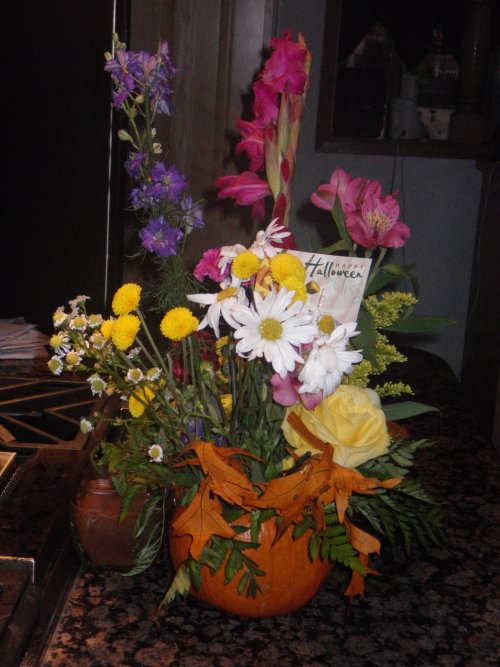 Halloween floral arrangement by Melissa 