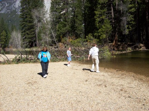 Family skipping stones 