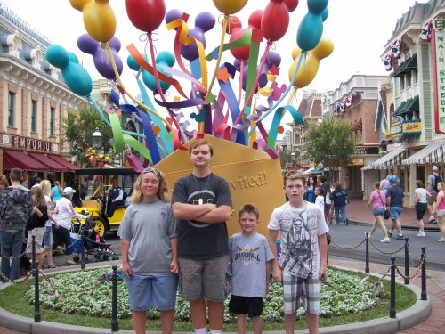 Melissa, jonny, Jake & Lamar at Disneyland 