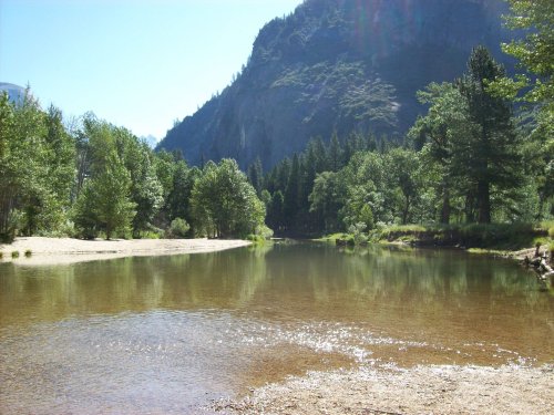 A calm Merced river 