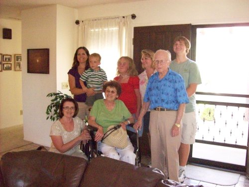 Gina, Jackson, Melissa, Lori, Dad, Jonny, Margie & Pauline 