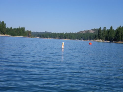 A view of the uncrowded lake 