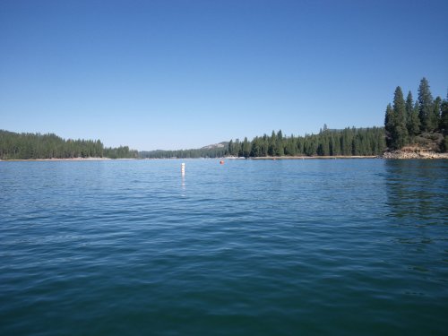 Another view of the uncrowded lake 