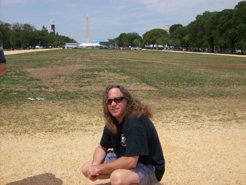 Dad with Washington monument in background 