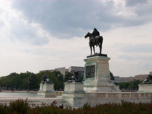 Ulysses S. Grant Memorial in front of U.S. Capitol 