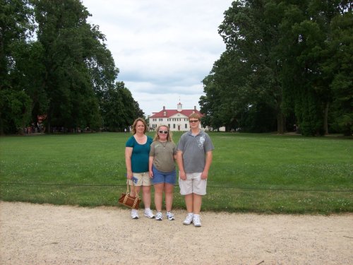 Family at Mount Vernon 