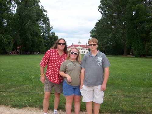 Family at Mount Vernon 