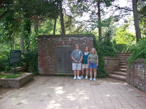 Family by original George Washington tomb 