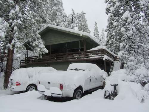 CAbin in the snow 