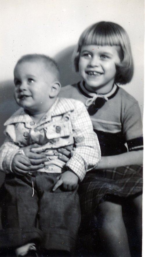 Diane & Dot - Mac's cabin 